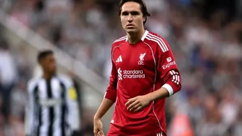 曼联续签伊哈洛短期租约，申花再借一个月